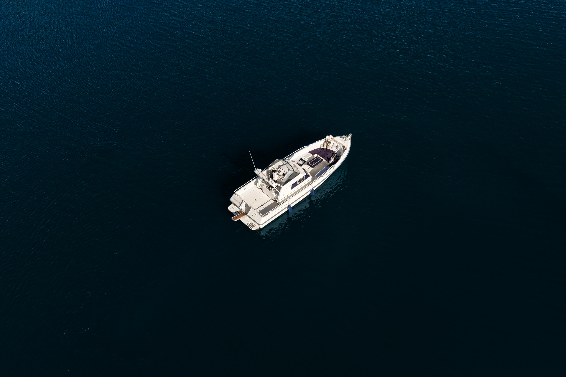 ManuManu sul mare profondo del Mediterraneo